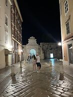 Luxury Majpruz Suites I