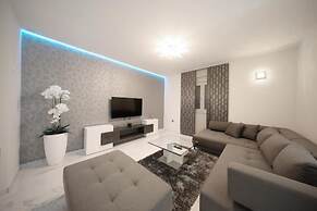 Luxury Majpruz Suites I