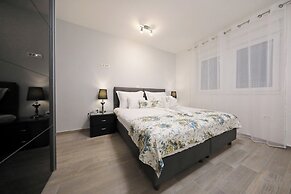 Luxury Majpruz Suites I