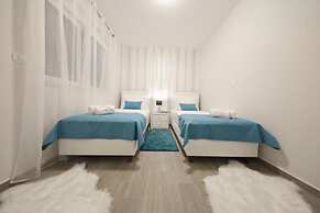 Luxury Majpruz Suites I