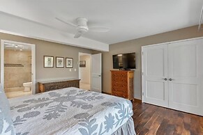 Wailea Ekolu, #914 2 Bedroom Condo by RedAwning