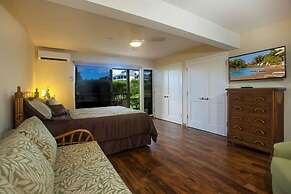 Wailea Ekolu, #914 2 Bedroom Condo by RedAwning