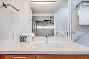 Sugar Beach Resort, #ph27 1 Bedroom Condo by RedAwning