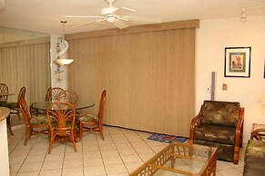 Kihei Beach, #303 1 Bedroom Condo by RedAwning