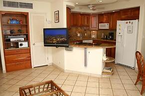 Kihei Beach, #303 1 Bedroom Condo by RedAwning