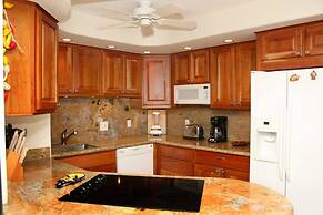 Kihei Beach, #303 1 Bedroom Condo by RedAwning