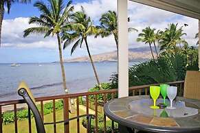 Kihei Beach, #303 1 Bedroom Condo by RedAwning