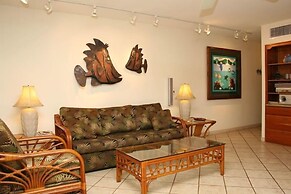 Kihei Beach, #303 1 Bedroom Condo by RedAwning