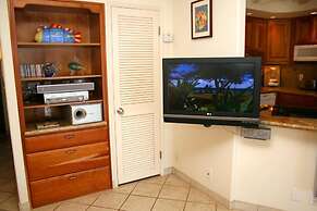 Kihei Beach, #303 1 Bedroom Condo by RedAwning