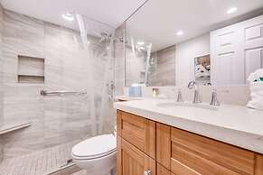 Kihei Beach, #207 1 Bedroom Condo by RedAwning