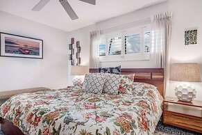 Kihei Beach, #207 1 Bedroom Condo by RedAwning