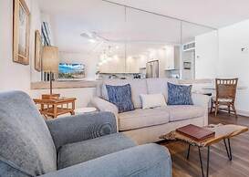 Kihei Beach, #207 1 Bedroom Condo by RedAwning