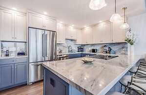 Kihei Beach, #207 1 Bedroom Condo by RedAwning