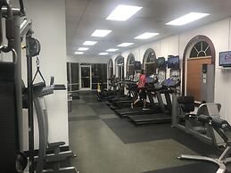 La Mirage 4 Bedroom Townhouse by RedAwning