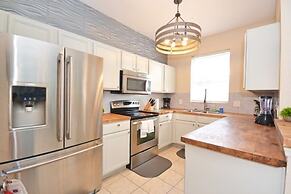 La Mirage 4 Bedroom Townhouse by RedAwning