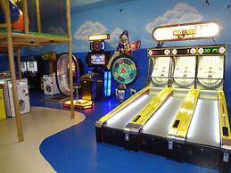 La Mirage 4 Bedroom Townhouse by RedAwning