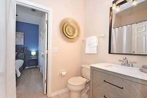 La Mirage 4 Bedroom Townhouse by RedAwning