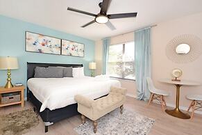 La Mirage 4 Bedroom Townhouse by RedAwning