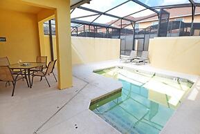 California Palms 4 Bedroom Condo by RedAwning