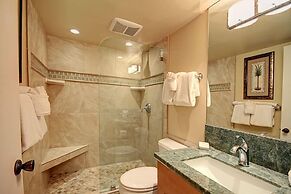 Kihei Beach, #307 1 Bedroom Condo by RedAwning