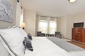 Summer Sparkle 4 Bedroom Home by RedAwning