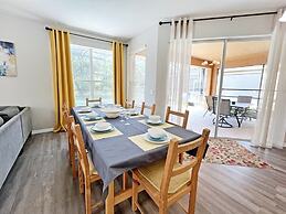 Summer Sparkle 4 Bedroom Home by RedAwning