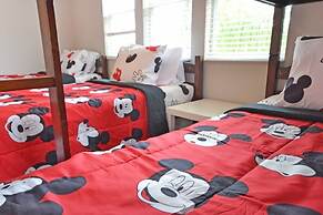 Summer Sparkle 4 Bedroom Home by RedAwning