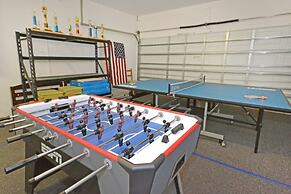 Summer Sparkle 4 Bedroom Home by RedAwning