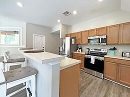 Summer Sparkle 4 Bedroom Home by RedAwning