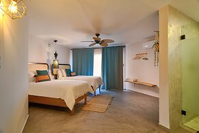 Catalina Tropical Lodge