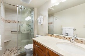 Royal Mauian, #416 2 Bedroom Condo by RedAwning