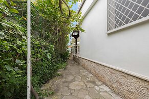 2335 Villetta Ada by Barbarhouse