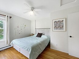 Beach House - Y842 Minutes To York Beach 3 Bedroom Home by RedAwning