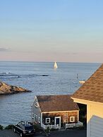 Charming Studio Condo In Perkins Cove Surrounded By Ocean Views - Perk