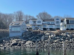 Charming Studio Condo In Perkins Cove Surrounded By Ocean Views - Perk