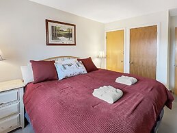 Woods Resort and Spa by RedAwning