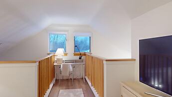 Woods Resort and Spa by RedAwning