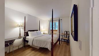 Woods Resort and Spa by RedAwning