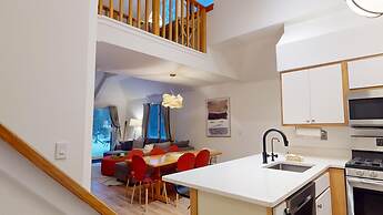 Woods Resort and Spa by RedAwning