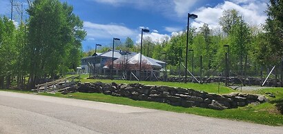 Woods Resort and Spa by RedAwning