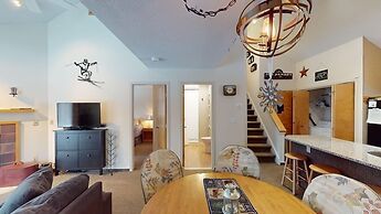 Woods Resort and Spa by RedAwning