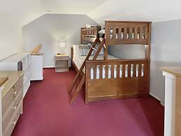 Woods Resort and Spa by RedAwning