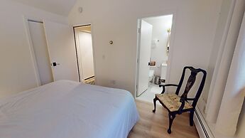 Woods Resort and Spa by RedAwning