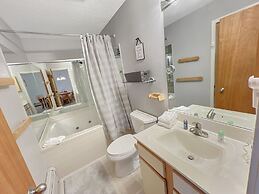 Woods Resort and Spa by RedAwning