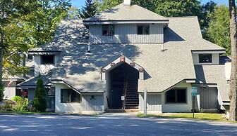 Woods Resort and Spa by RedAwning