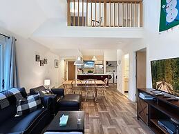 Woods Resort and Spa by RedAwning