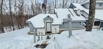 Woods Resort and Spa by RedAwning