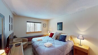 Woods Resort and Spa by RedAwning