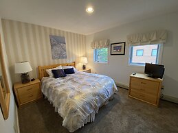 Woods Resort and Spa by RedAwning