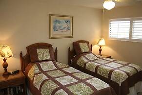 Kihei Beach, #402 2 Bedroom Condo by RedAwning